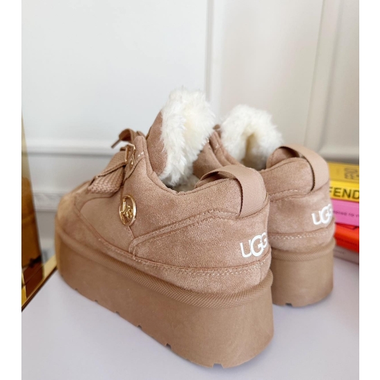 BUTY UGG WIĄZANE
