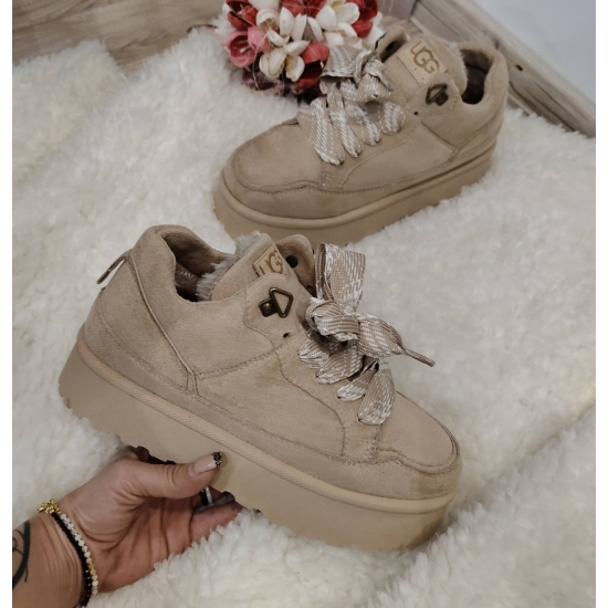 BUTY UGG WIĄZANE